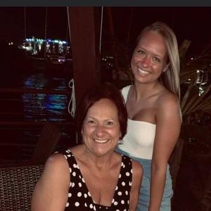 Meet your Posher, Lorraine